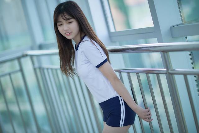 白袜体育生同性自慰网站_: 寻找答案的过程中，是否还有其他可能性？
