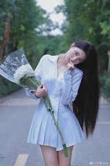 色综合中_: 影响深远的变化，社会的反应又应何等贴切？
